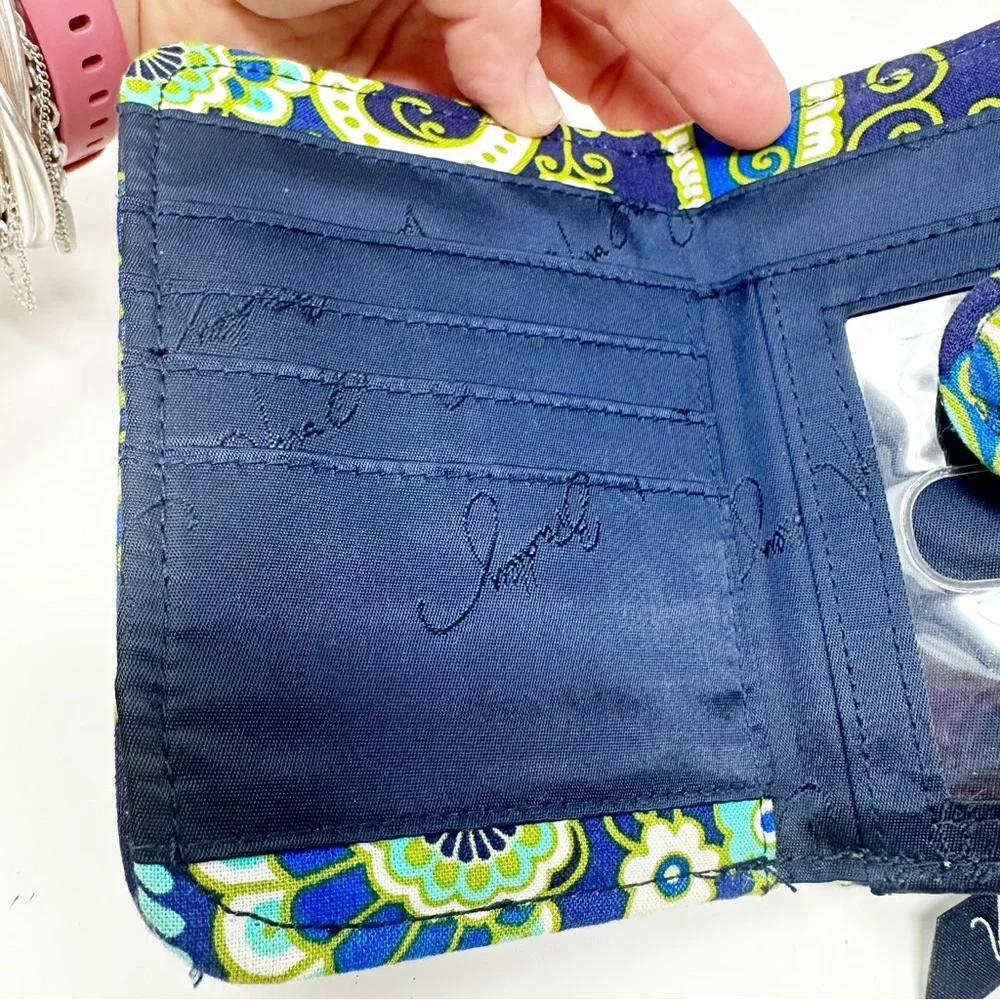 VERA BRADLEY SNAPPY‎ BI-FOLD WALLET PAISLEY RHYTHM & BLUES